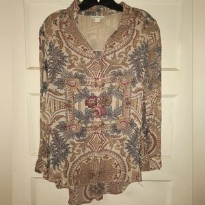 Long sleeved patterned blouse